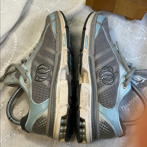 Pearl Izumi run like an animal running shoes - Picture 11 of 14